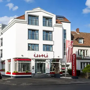Uhu Garni 3* Cologne